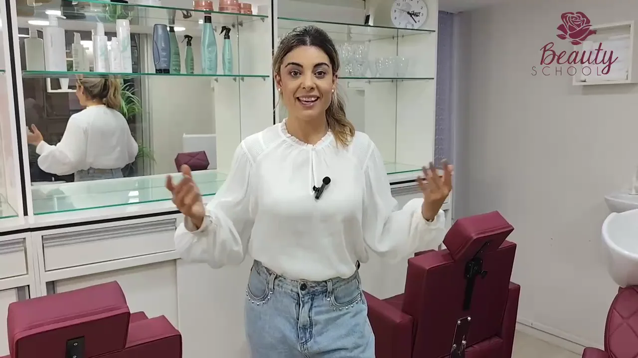 Sala de aula da Beauty School Teresópolis, onde acontecem as aulas presenciais